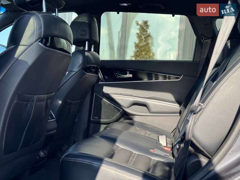 Внедорожник / Кроссовер Kia Sorento 2017 в Львове