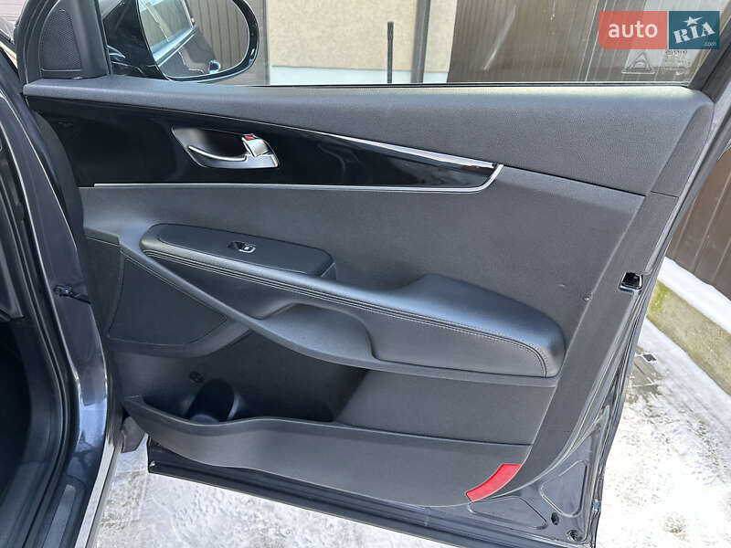 Внедорожник / Кроссовер Kia Sorento 2015 в Ивано-Франковске