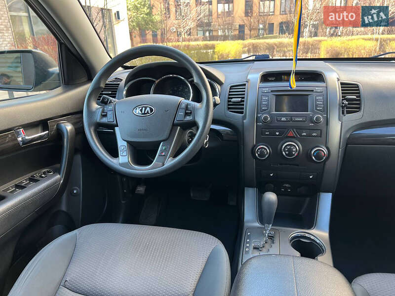 Внедорожник / Кроссовер Kia Sorento 2012 в Киеве