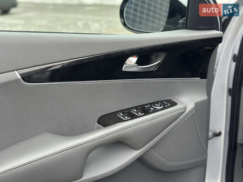 Внедорожник / Кроссовер Kia Sorento 2015 в Луцке