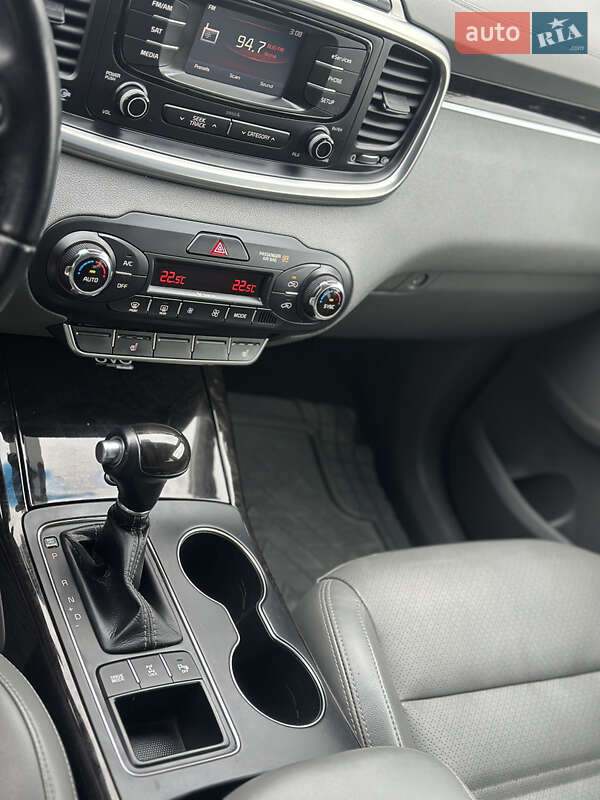 Внедорожник / Кроссовер Kia Sorento 2015 в Луцке