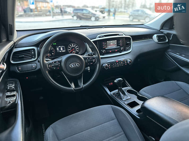 Внедорожник / Кроссовер Kia Sorento 2017 в Владимире