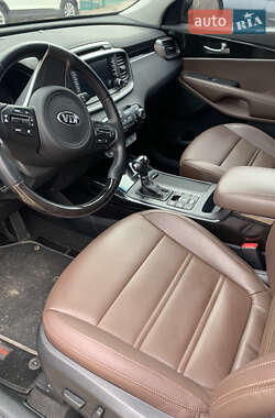 Позашляховик / Кросовер Kia Sorento 2015 в Миколаєві