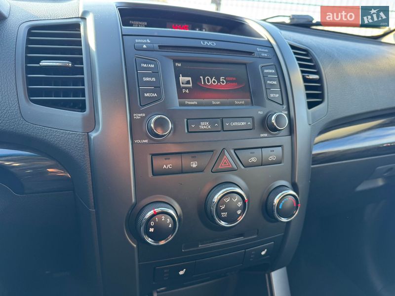 Внедорожник / Кроссовер Kia Sorento 2012 в Киеве