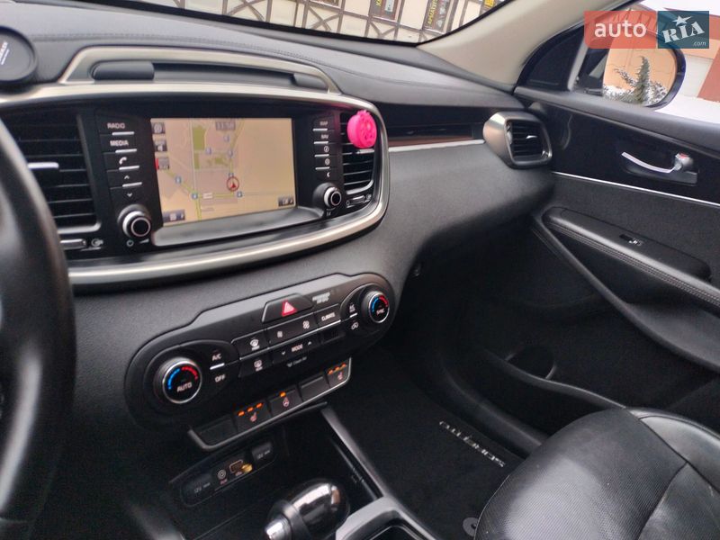 Внедорожник / Кроссовер Kia Sorento 2016 в Ровно
