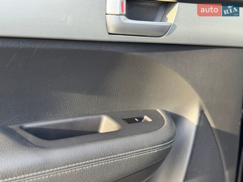 Внедорожник / Кроссовер Kia Sorento 2010 в Стрые