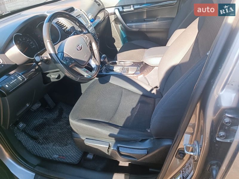 Внедорожник / Кроссовер Kia Sorento 2013 в Ахтырке
