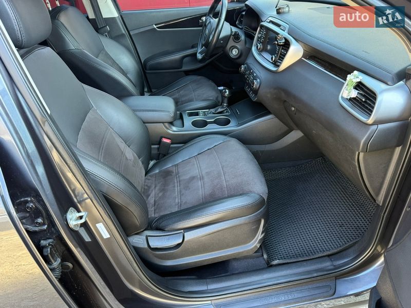 Внедорожник / Кроссовер Kia Sorento 2016 в Киеве