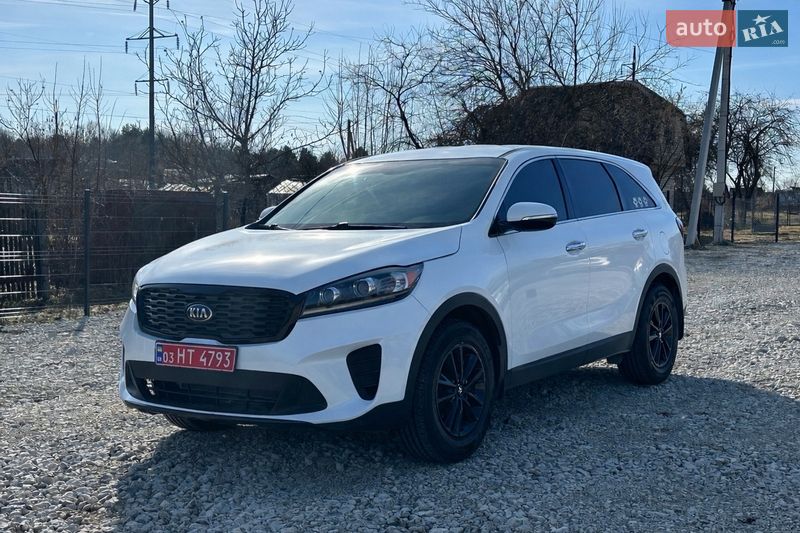Внедорожник / Кроссовер Kia Sorento 2018 в Новояворовске
