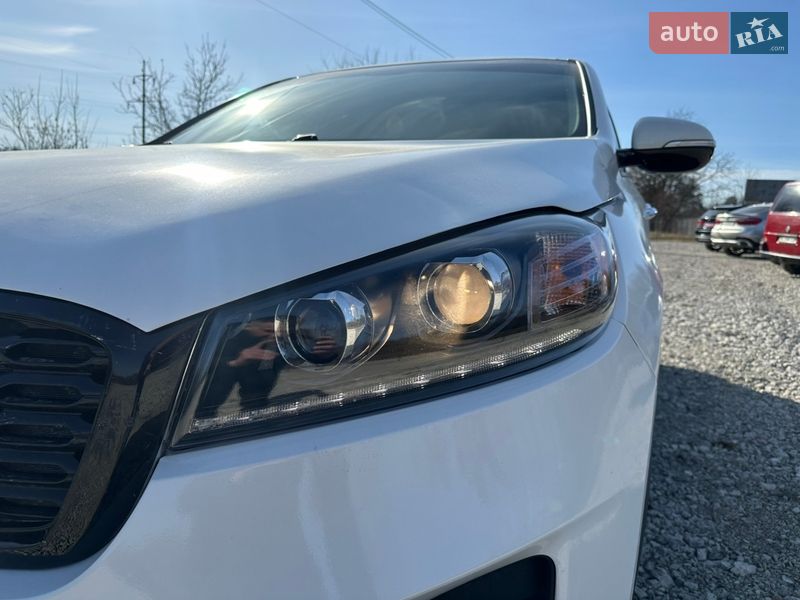 Внедорожник / Кроссовер Kia Sorento 2018 в Новояворовске
