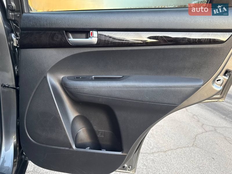 Внедорожник / Кроссовер Kia Sorento 2013 в Одессе фото 37 Внедорожник / Кроссовер Kia Sorento 2013 в Одессе