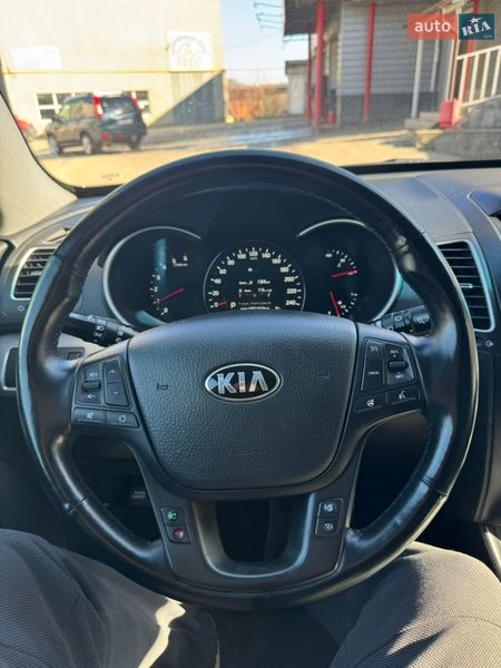 Позашляховик / Кросовер Kia Sorento 2014 в Чернівцях