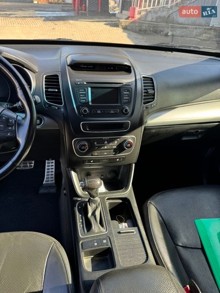 Позашляховик / Кросовер Kia Sorento 2014 в Чернівцях