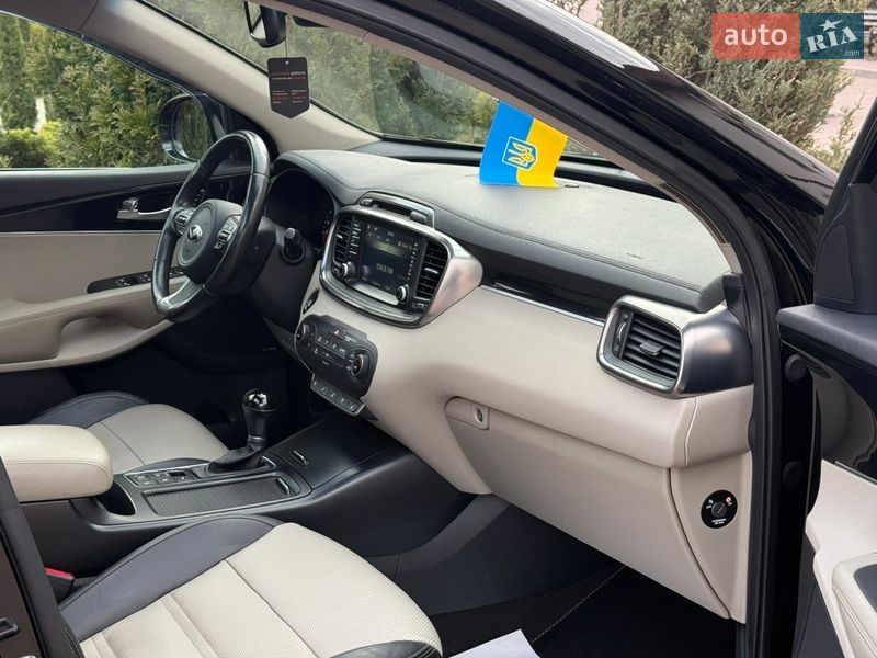 Внедорожник / Кроссовер Kia Sorento 2016 в Стрые