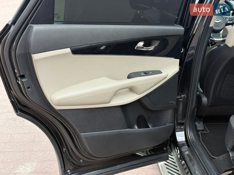 Внедорожник / Кроссовер Kia Sorento 2016 в Стрые