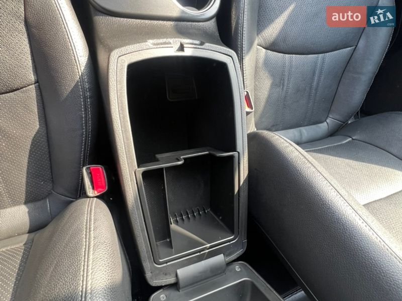 Позашляховик / Кросовер Kia Sorento 2012 в Козятині