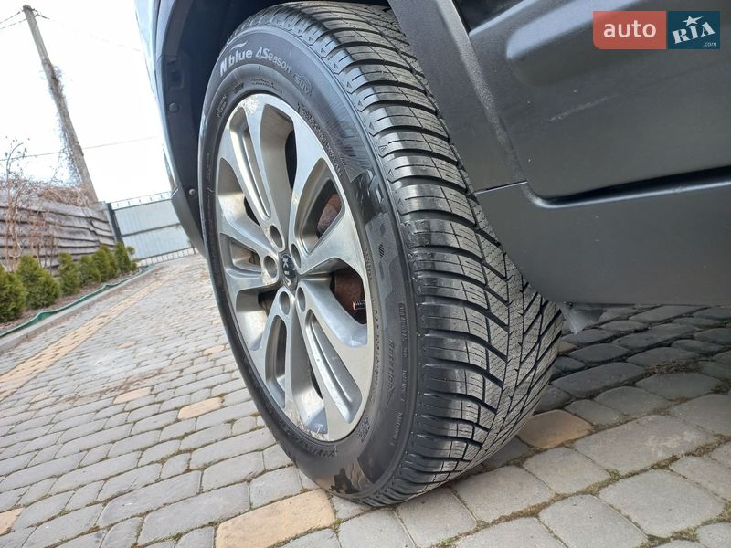 Позашляховик / Кросовер Kia Sorento 2014 в Макарові