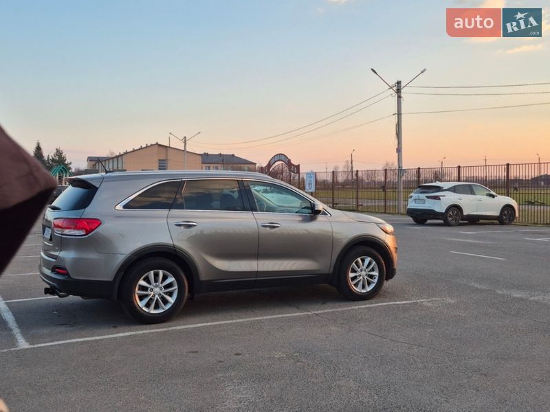 Позашляховик / Кросовер Kia Sorento 2016 в Луцьку