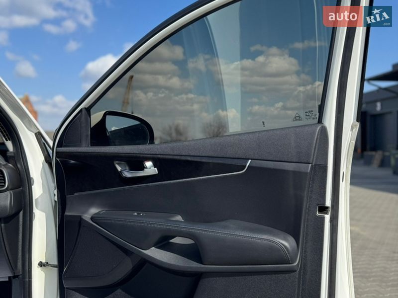 Внедорожник / Кроссовер Kia Sorento 2015 в Житомире фото 35 Внедорожник / Кроссовер Kia Sorento 2015 в Житомире