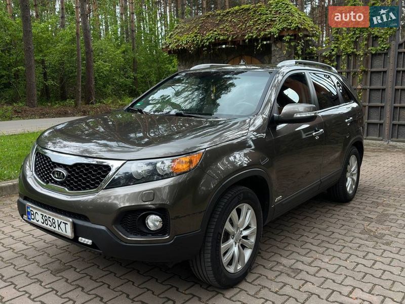 Позашляховик / Кросовер Kia Sorento 2010 в Новояворівську