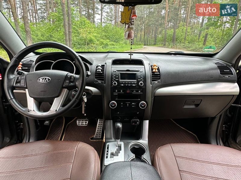 Позашляховик / Кросовер Kia Sorento 2010 в Новояворівську