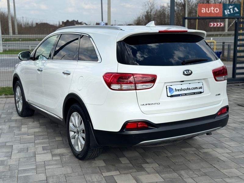 Позашляховик / Кросовер Kia Sorento 2016 в Рівному