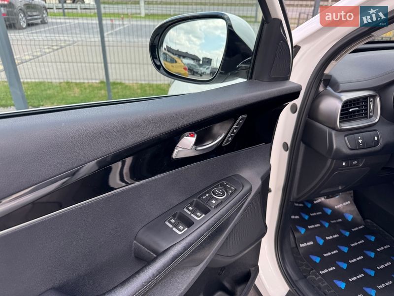 Позашляховик / Кросовер Kia Sorento 2016 в Рівному