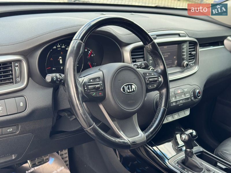 Позашляховик / Кросовер Kia Sorento 2016 в Рівному
