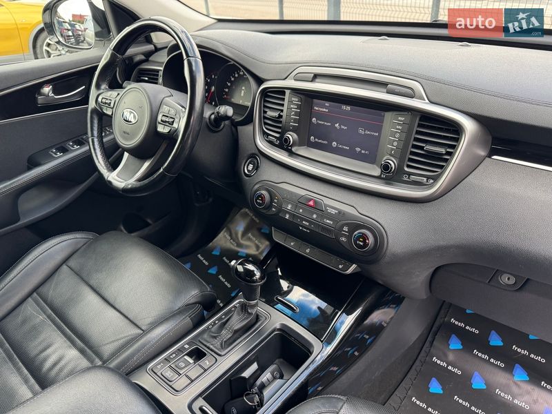 Позашляховик / Кросовер Kia Sorento 2016 в Рівному