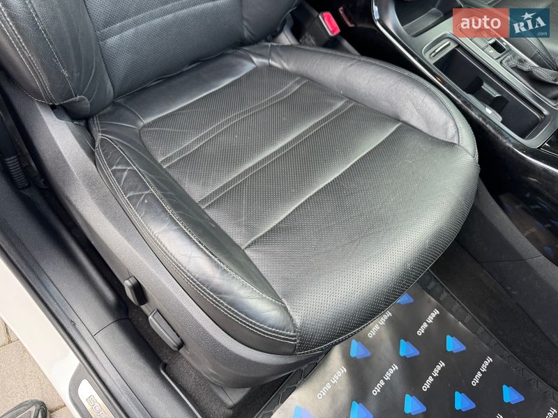 Позашляховик / Кросовер Kia Sorento 2016 в Рівному