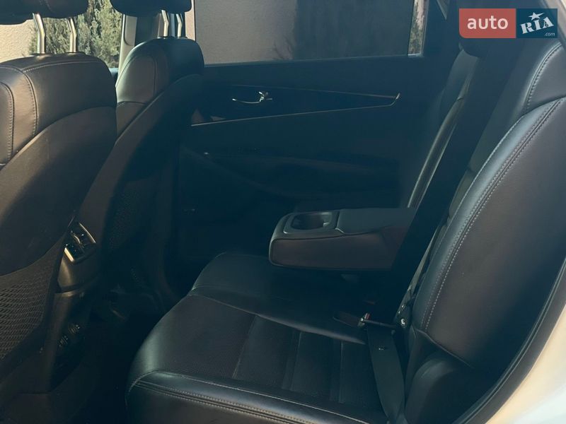Позашляховик / Кросовер Kia Sorento 2015 в Стрию