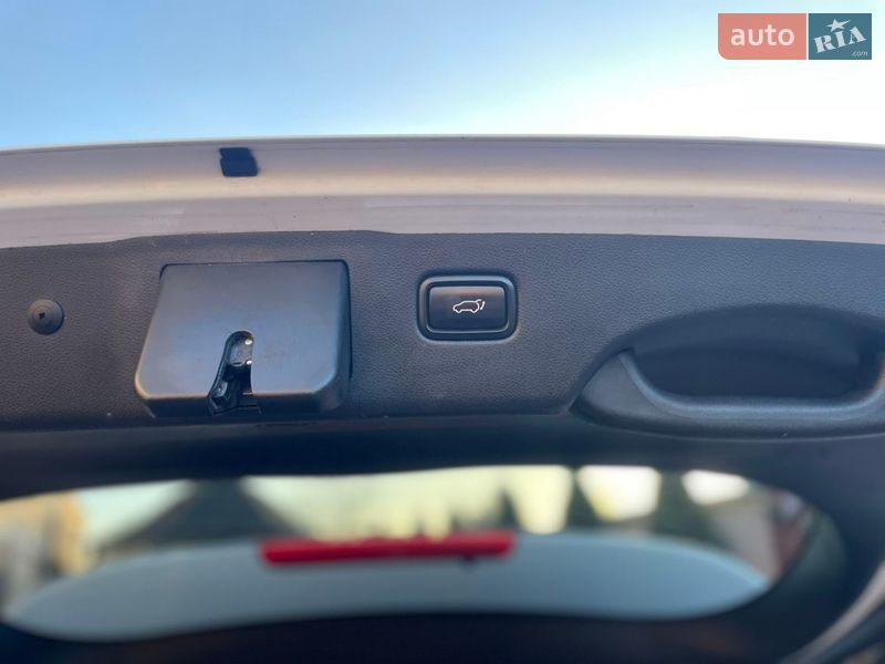 Позашляховик / Кросовер Kia Sorento 2015 в Стрию