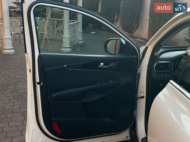 Позашляховик / Кросовер Kia Sorento 2015 в Стрию