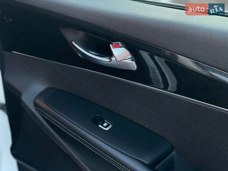 Позашляховик / Кросовер Kia Sorento 2015 в Стрию