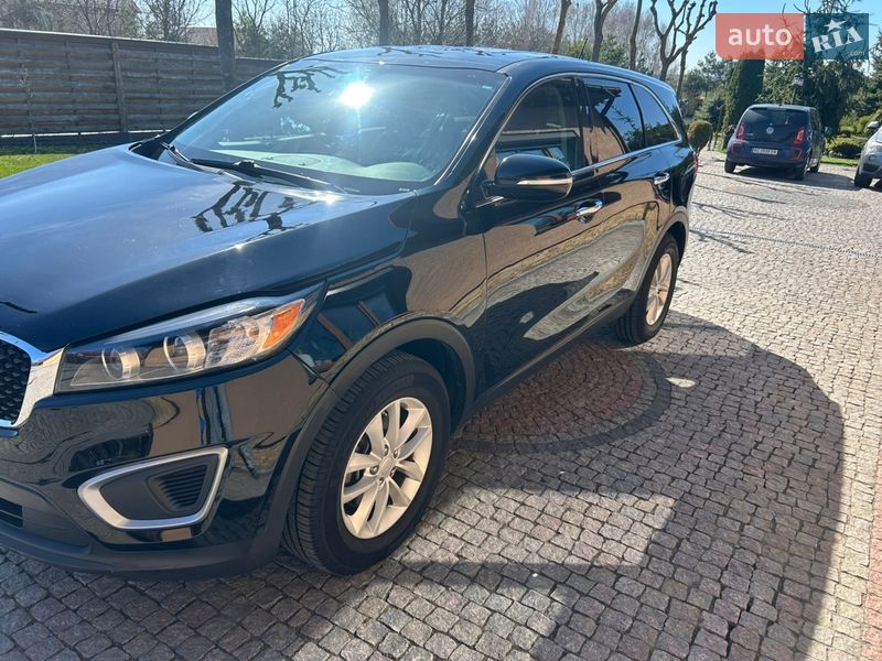 Позашляховик / Кросовер Kia Sorento 2016 в Володимирі