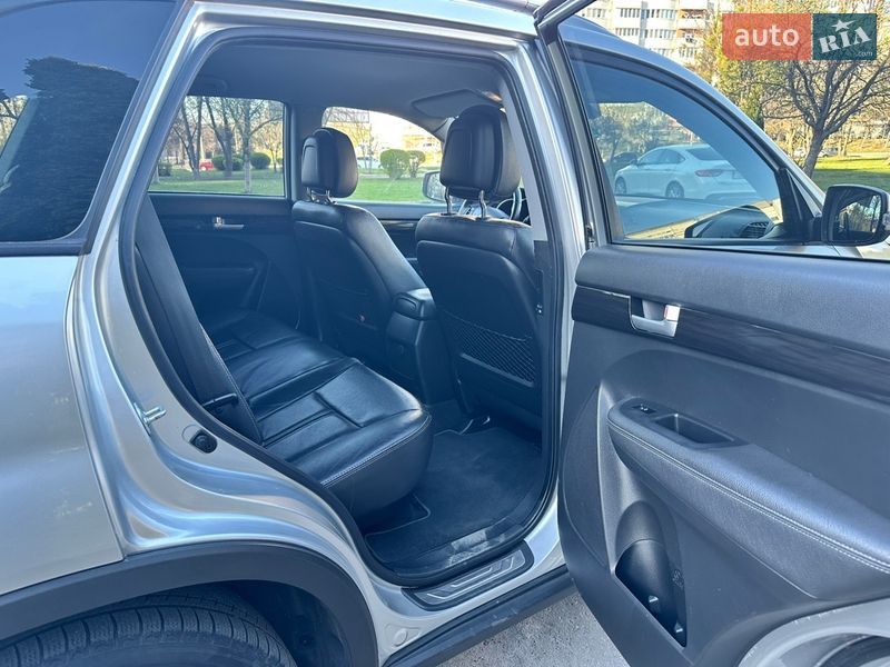 Позашляховик / Кросовер Kia Sorento 2010 в Рівному