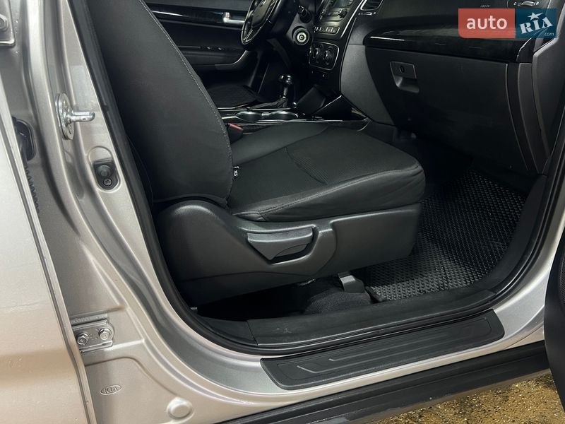 Позашляховик / Кросовер Kia Sorento 2013 в Одесі