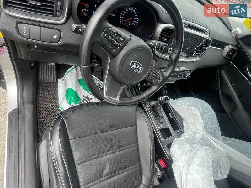 Позашляховик / Кросовер Kia Sorento 2014 в Києві