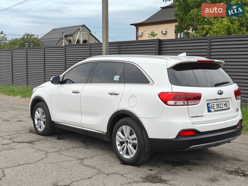 Внедорожник / Кроссовер Kia Sorento 2016 в Пятихатках фото 6 Внедорожник / Кроссовер Kia Sorento 2016 в Пятихатках