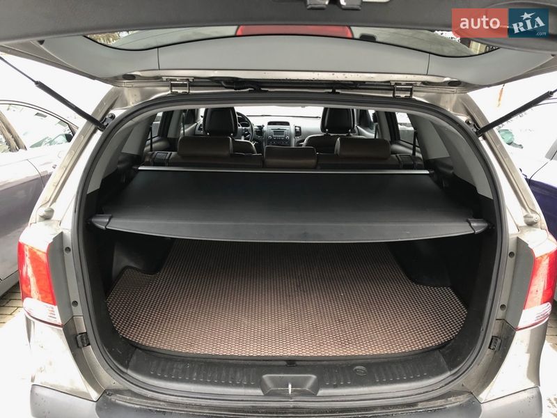 Внедорожник / Кроссовер Kia Sorento 2010 в Запорожье