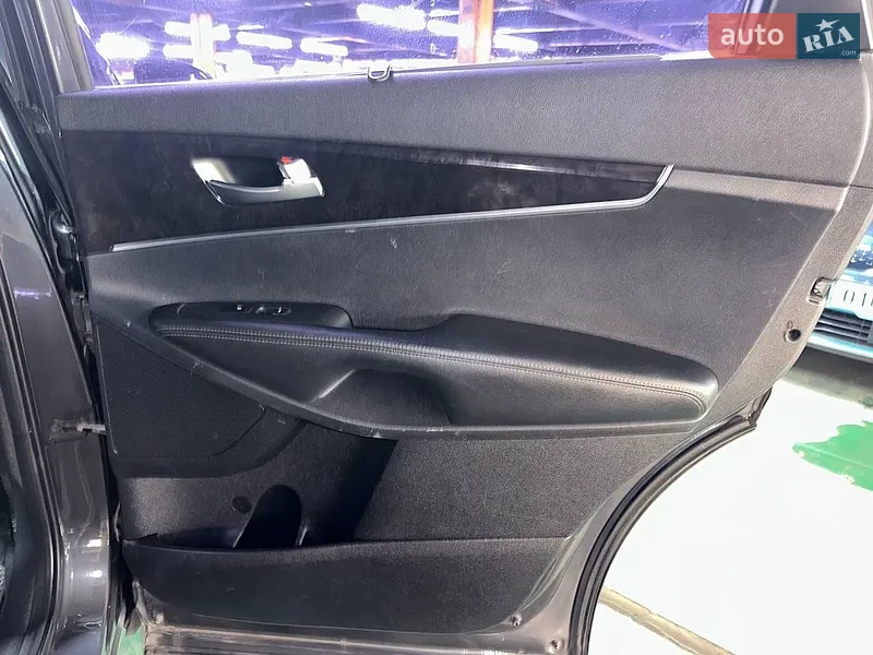 Kia Sorento 2015 VIN KNAPS81ABFA062091 фото оголошення 15 з 48