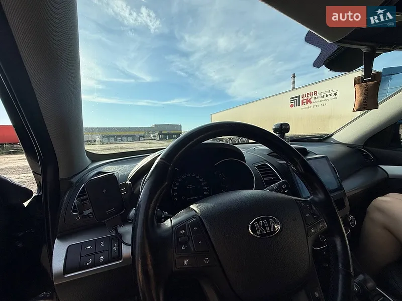 Kia Sorento 2012 VIN KNAKU814DD5353395 фото оголошення 17 з 67