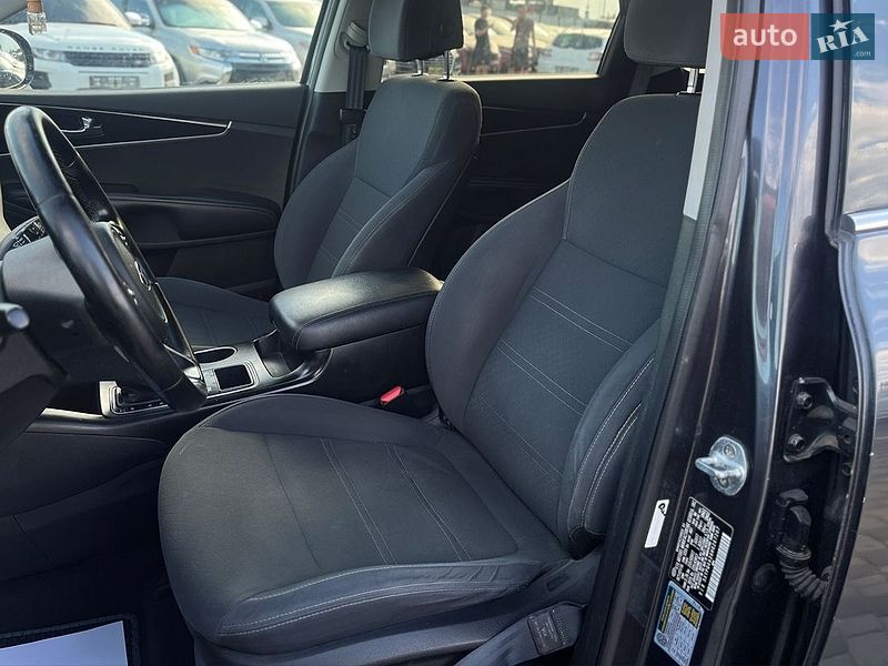 Внедорожник / Кроссовер Kia Sorento 2016 в Мукачево