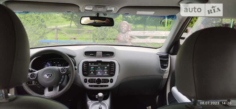 Позашляховик / Кросовер Kia Soul EV 2015 в Сумах фото 11 Позашляховик / Кросовер Kia Soul EV 2015 в Сумах