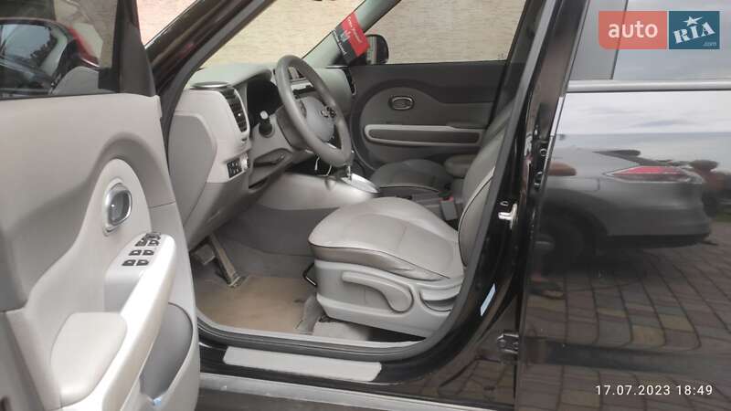 Внедорожник / Кроссовер Kia Soul EV 2015 в Самборе