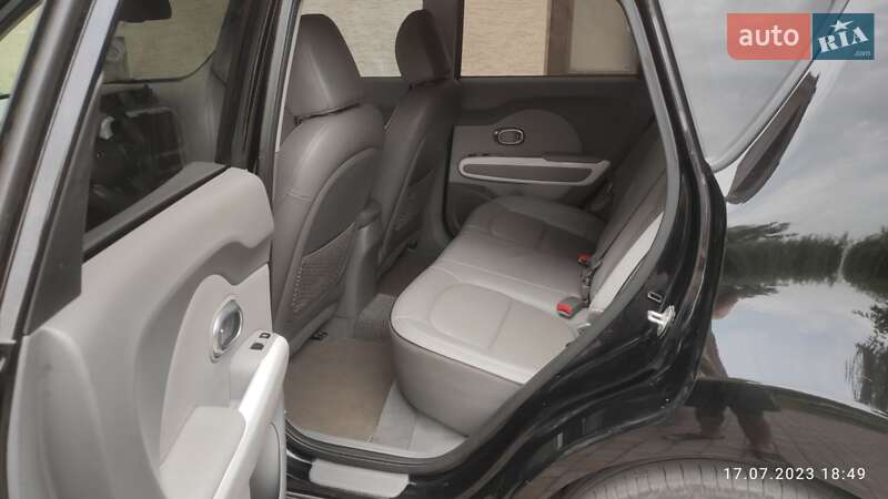 Внедорожник / Кроссовер Kia Soul EV 2015 в Самборе