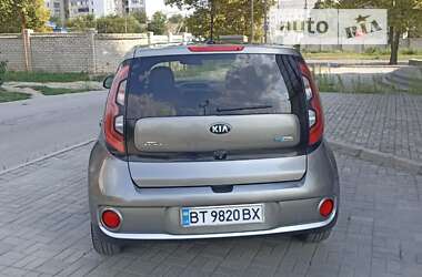 Внедорожник / Кроссовер Kia Soul EV 2015 в Николаеве