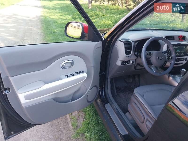 Позашляховик / Кросовер Kia Soul EV 2015 в Стрию