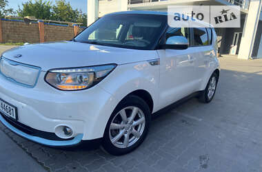 Внедорожник / Кроссовер Kia Soul EV 2016 в Владимир-Волынском