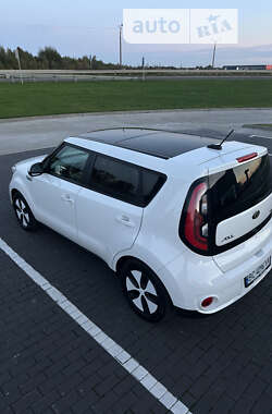 Внедорожник / Кроссовер Kia Soul EV 2016 в 